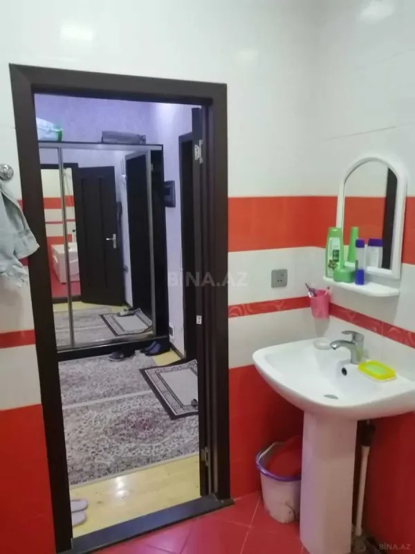 Kirayə verilir 2 otaqlı mənzil 65 m²
