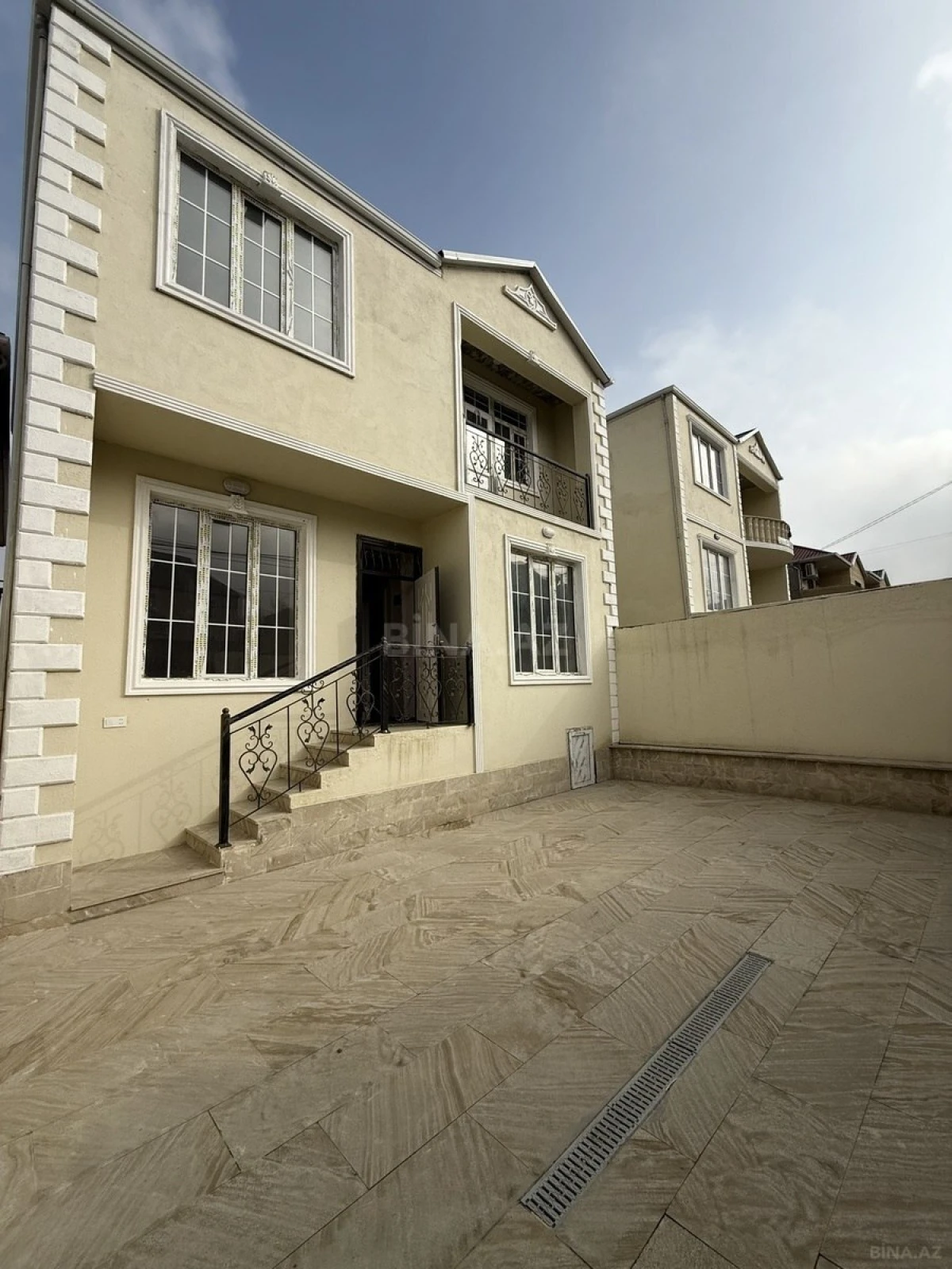 Satılır 4 otaqlı həyət evi 150 m²