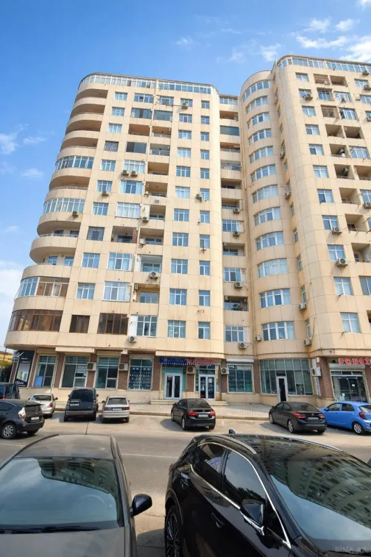 Satılır obyekt 156 m²