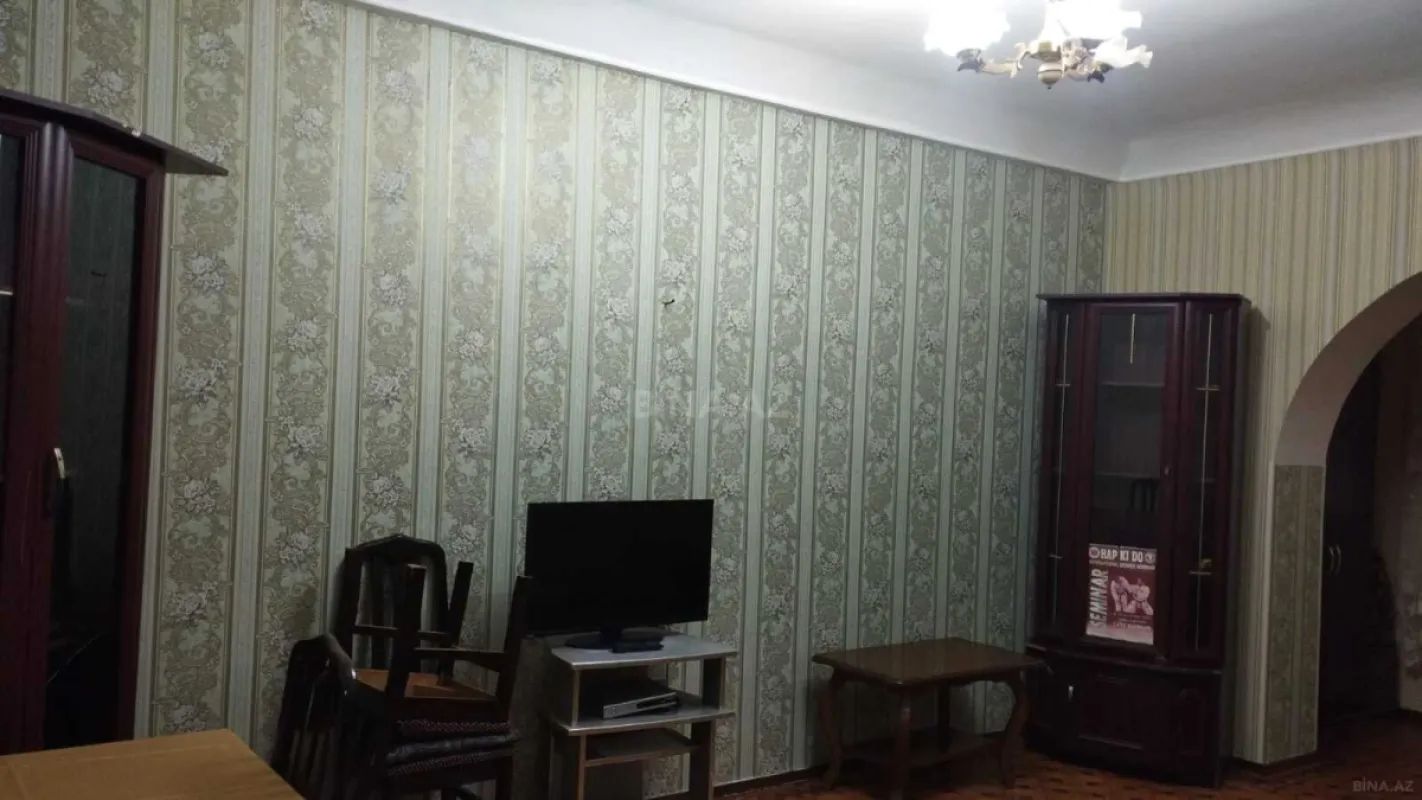 Kirayə verilir 2 otaqlı mənzil 70 m²
