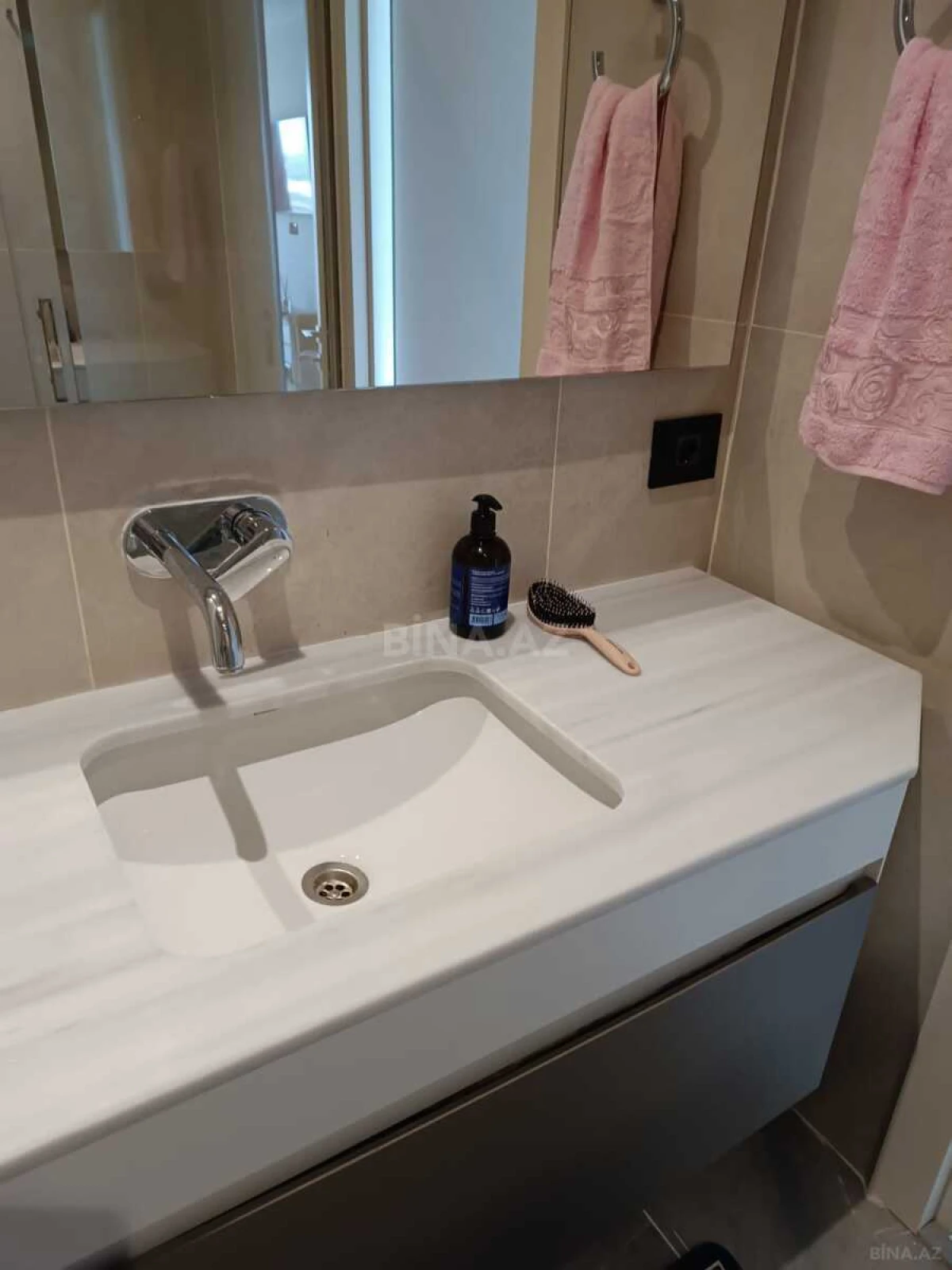 Kirayə verilir 1 otaqlı mənzil 58 m²