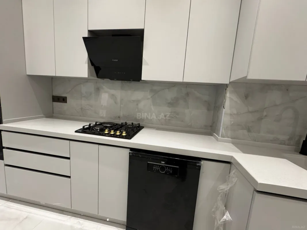 Kirayə verilir 3 otaqlı mənzil 124 m²