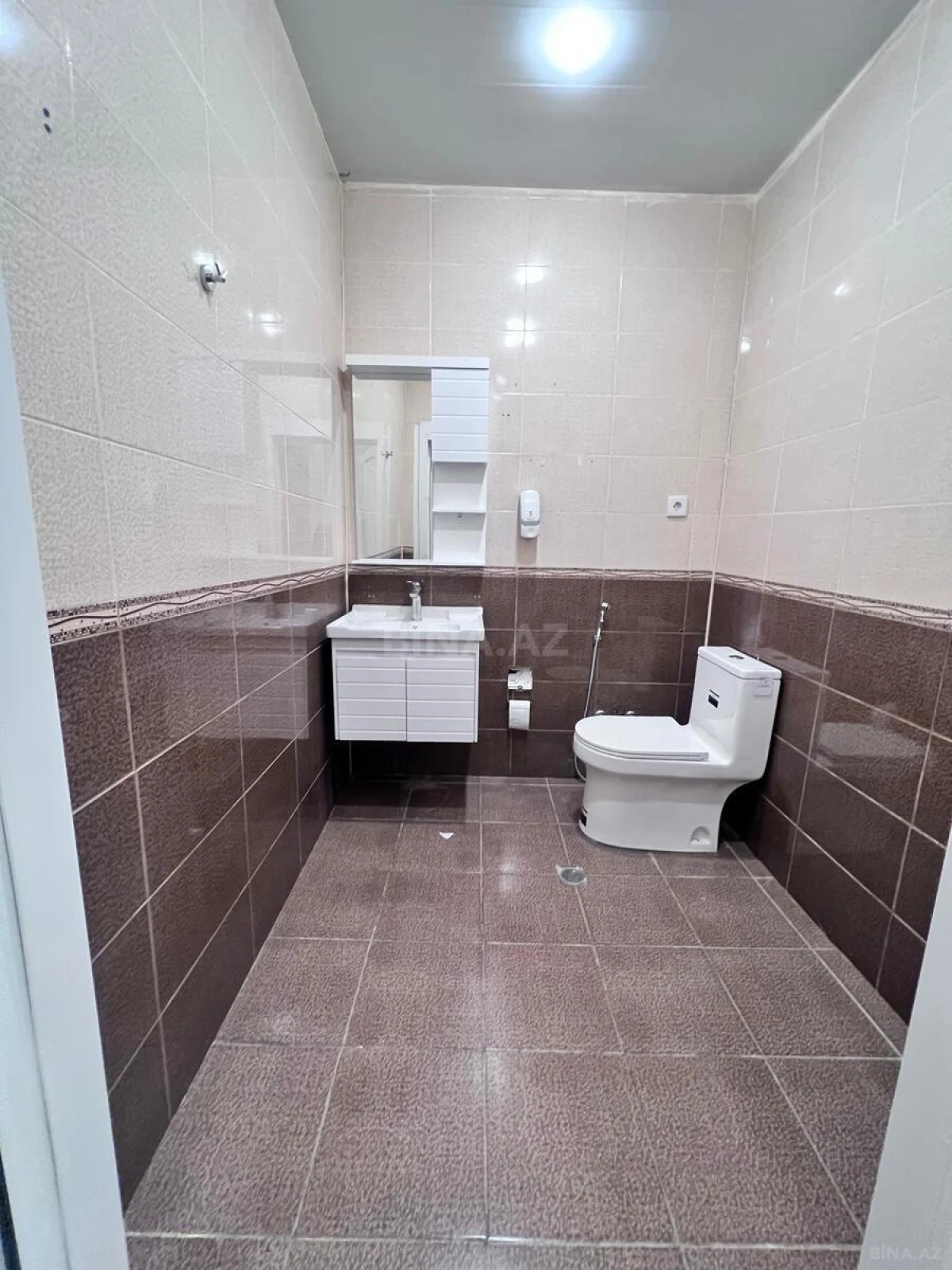 Kirayə verilir 4 otaqlı ofis 160 m²