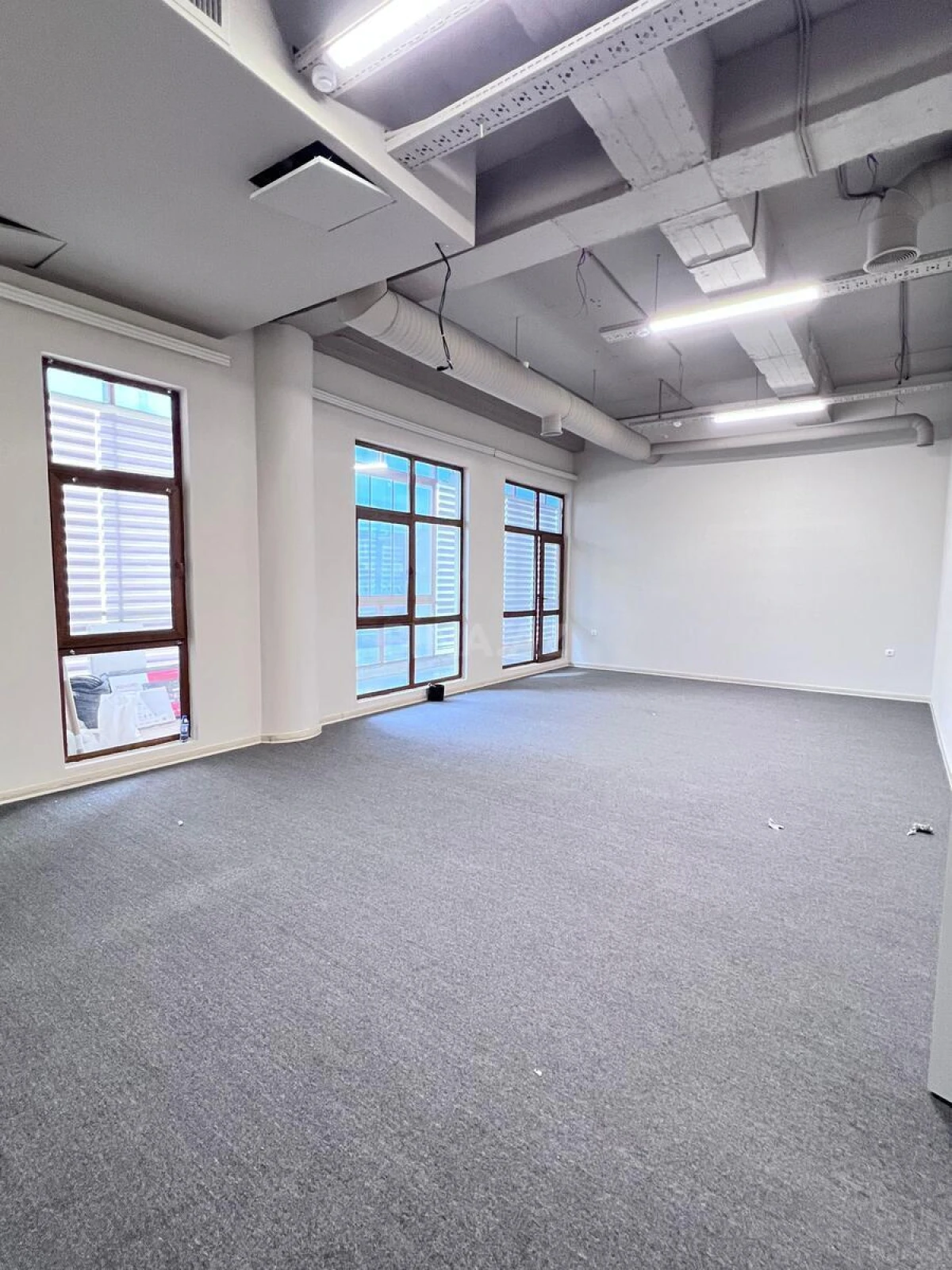 Kirayə verilir 4 otaqlı ofis 160 m²