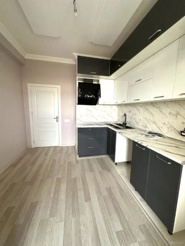 Satılır 3 otaqlı mənzil 140 m²