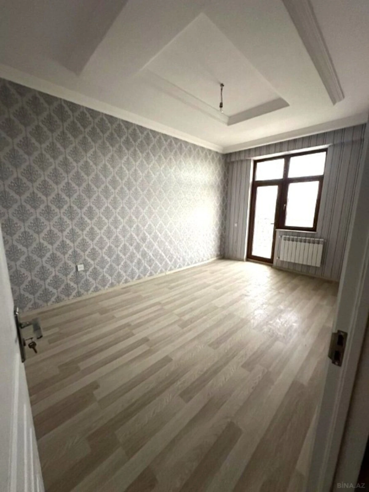 Satılır 3 otaqlı mənzil 140 m²