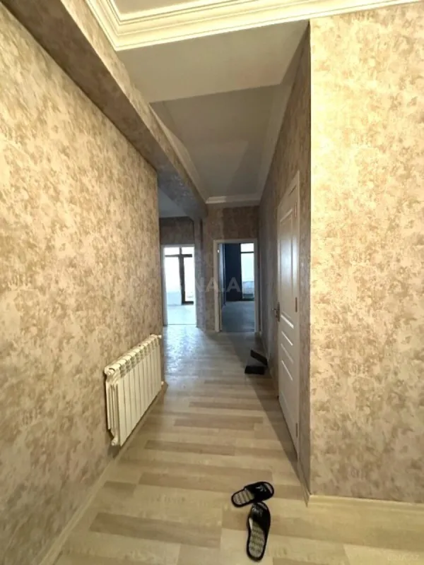 Satılır 3 otaqlı mənzil 140 m²