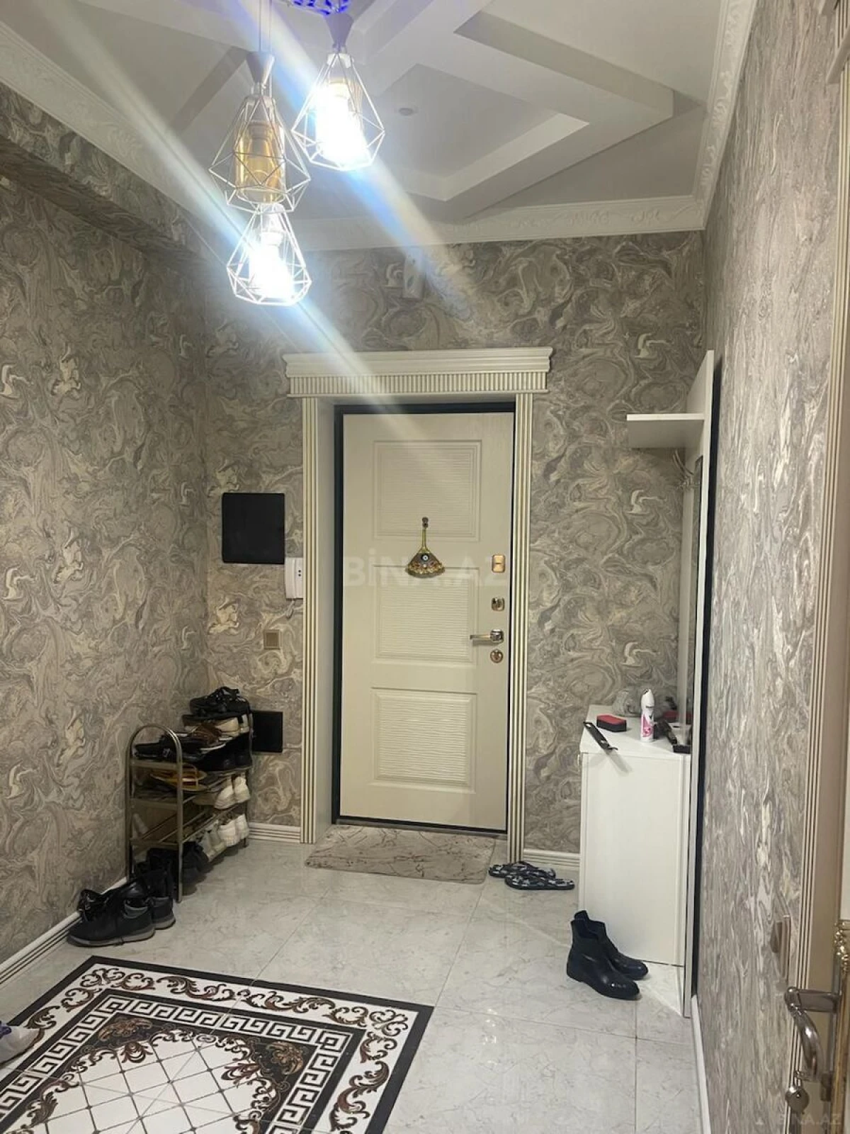 Satılır 3 otaqlı mənzil 97 m²