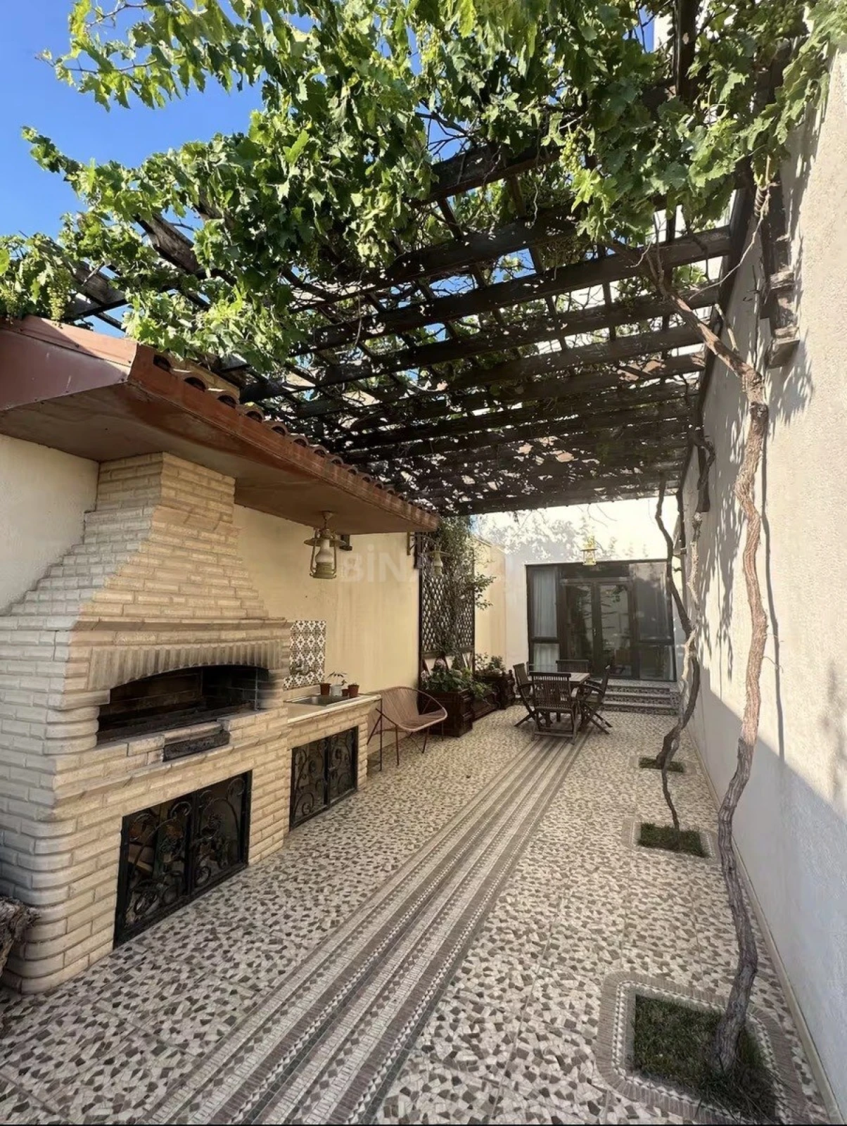 Kirayə verilir 6 otaqlı həyət evi 360 m²
