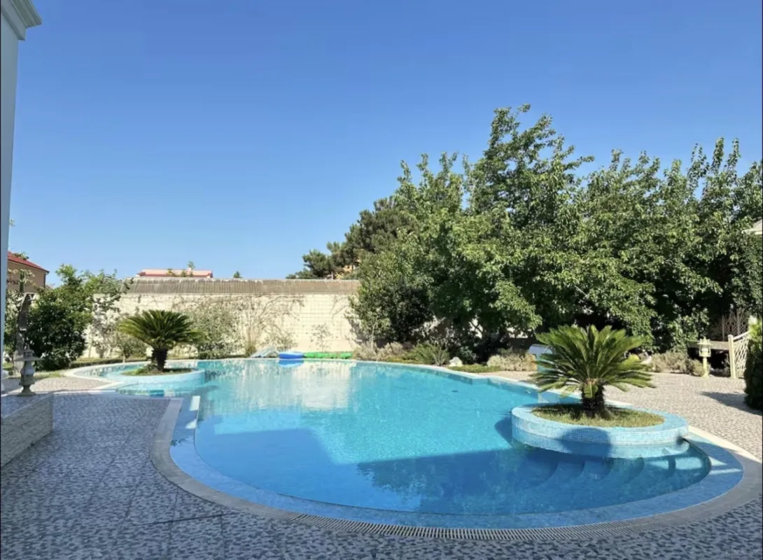 Kirayə verilir 6 otaqlı həyət evi 360 m²