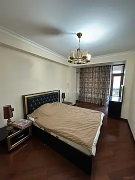 Kirayə verilir 3 otaqlı mənzil 145 m²