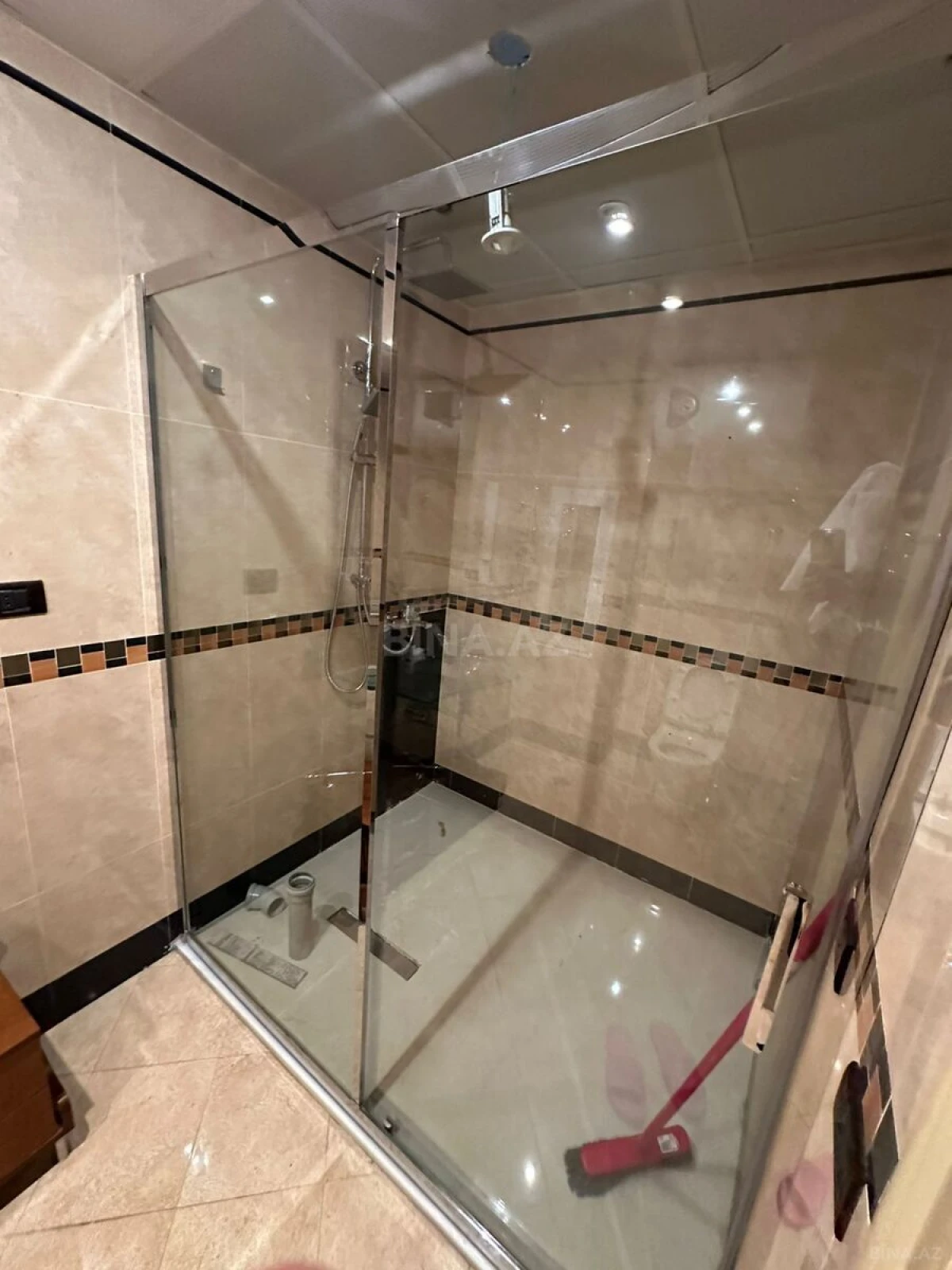 Kirayə verilir 3 otaqlı mənzil 145 m²