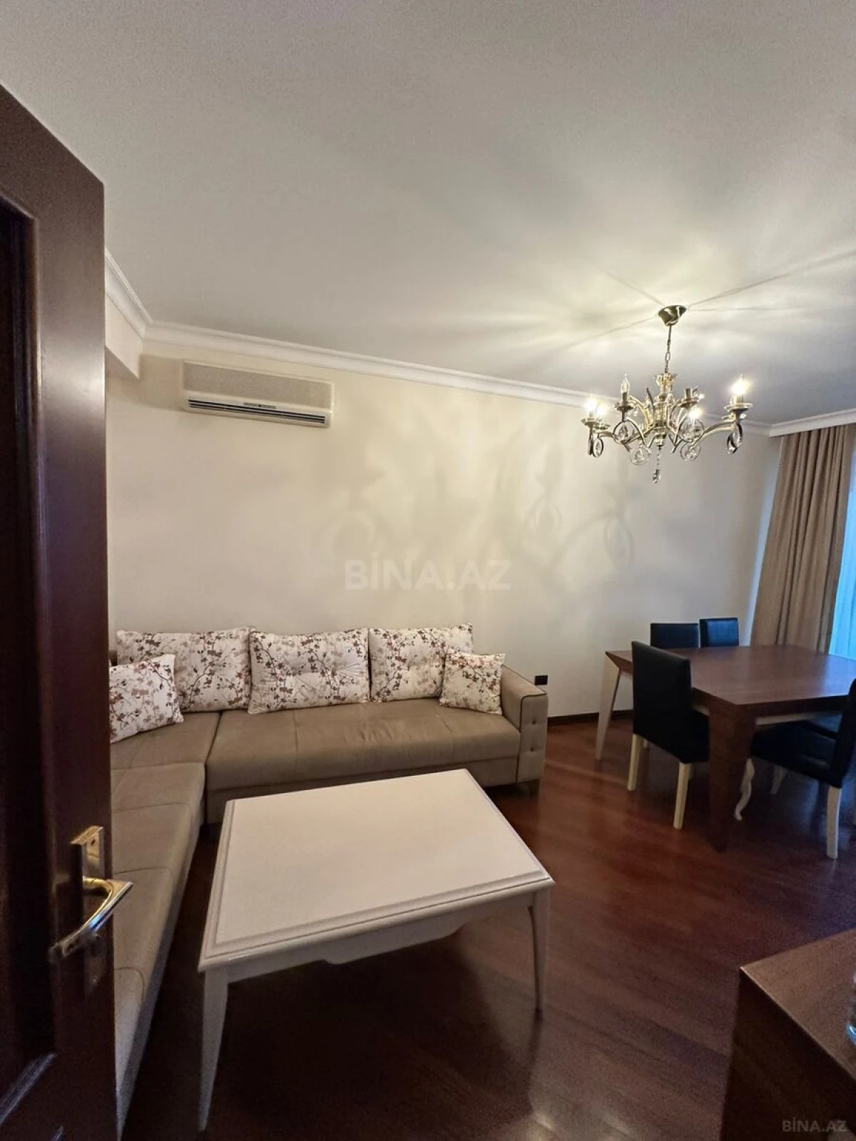 Kirayə verilir 3 otaqlı mənzil 145 m²