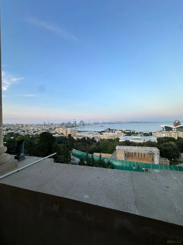 Kirayə verilir 3 otaqlı mənzil 145 m²