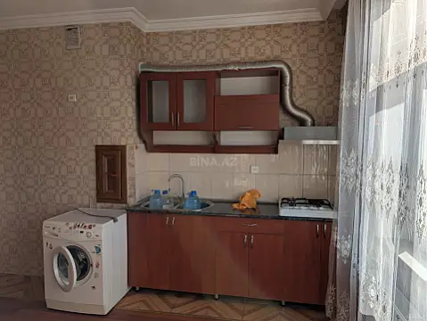 Kirayə verilir 2 otaqlı mənzil 90 m²