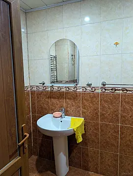 Kirayə verilir 2 otaqlı mənzil 90 m²