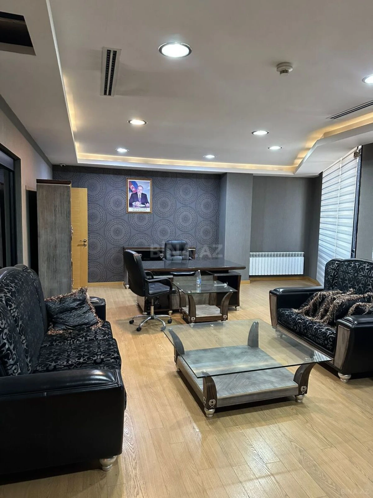 Kirayə verilir 5 otaqlı ofis 230 m²