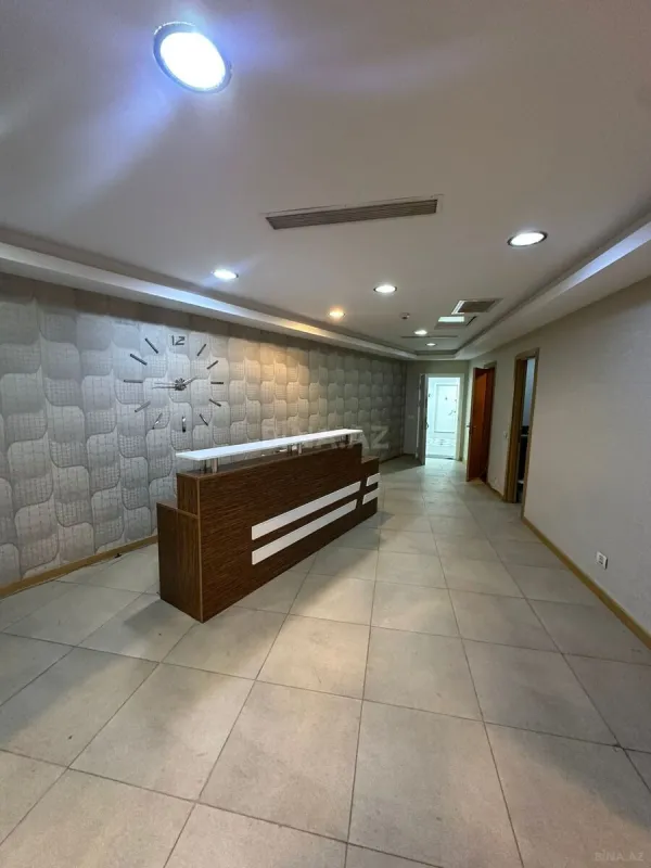 Kirayə verilir 5 otaqlı ofis 230 m²