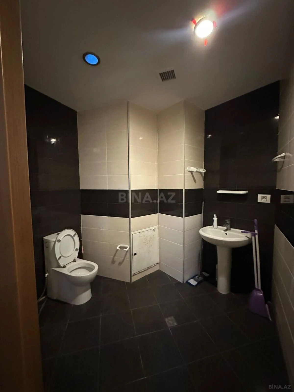 Kirayə verilir 5 otaqlı ofis 230 m²