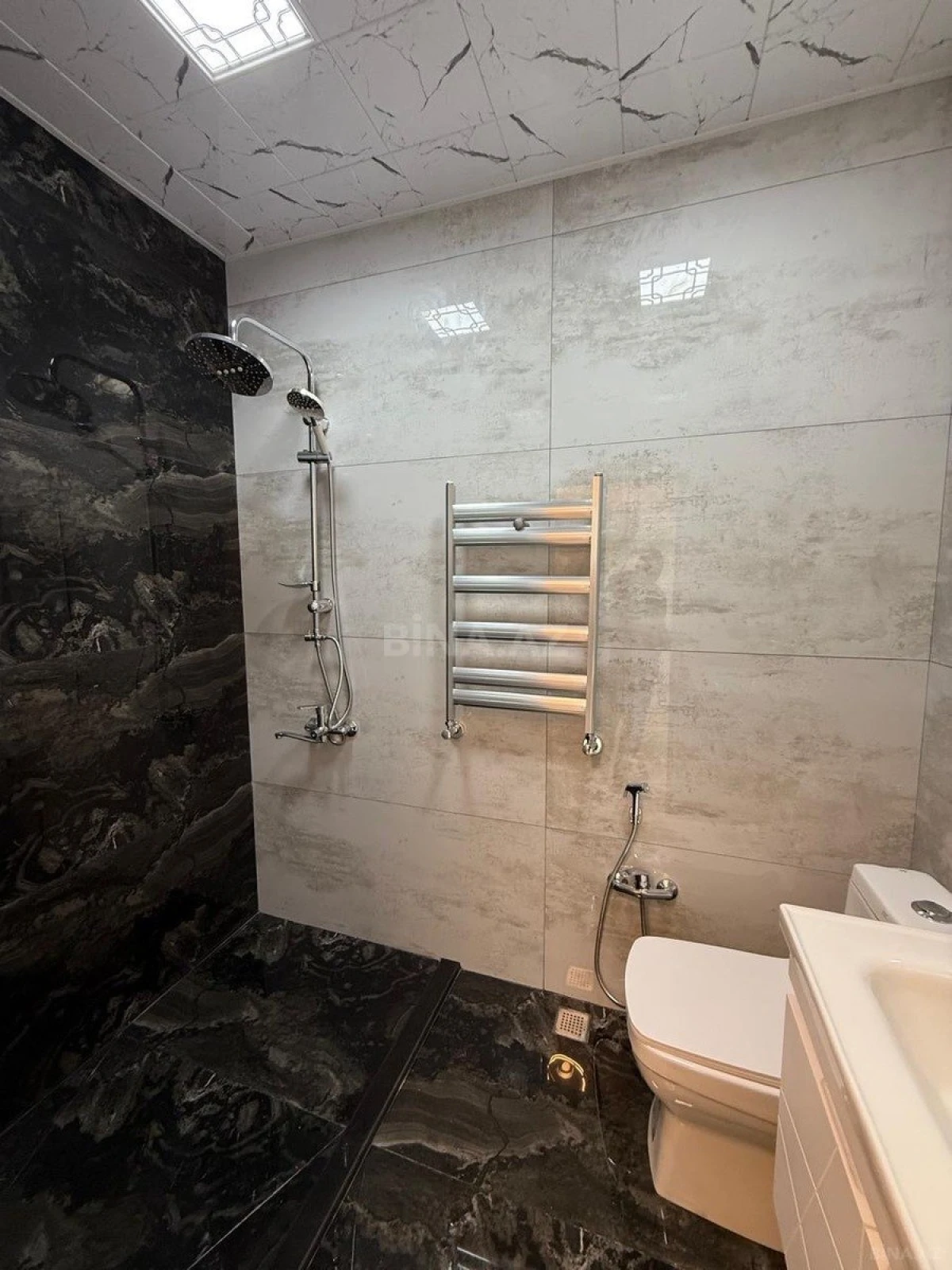 Satılır 2 otaqlı mənzil 66 m²