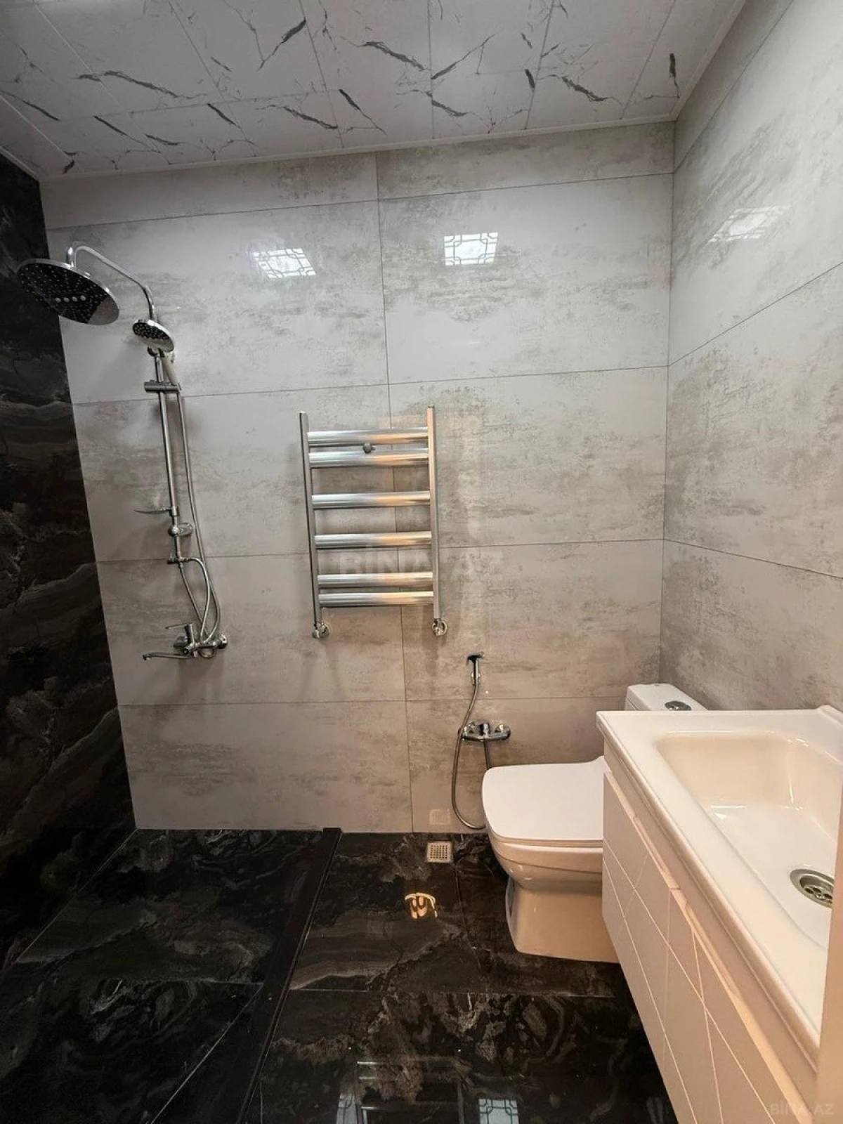 Satılır 2 otaqlı mənzil 66 m²
