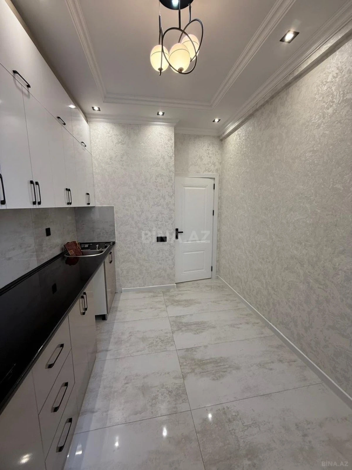 Satılır 2 otaqlı mənzil 66 m²