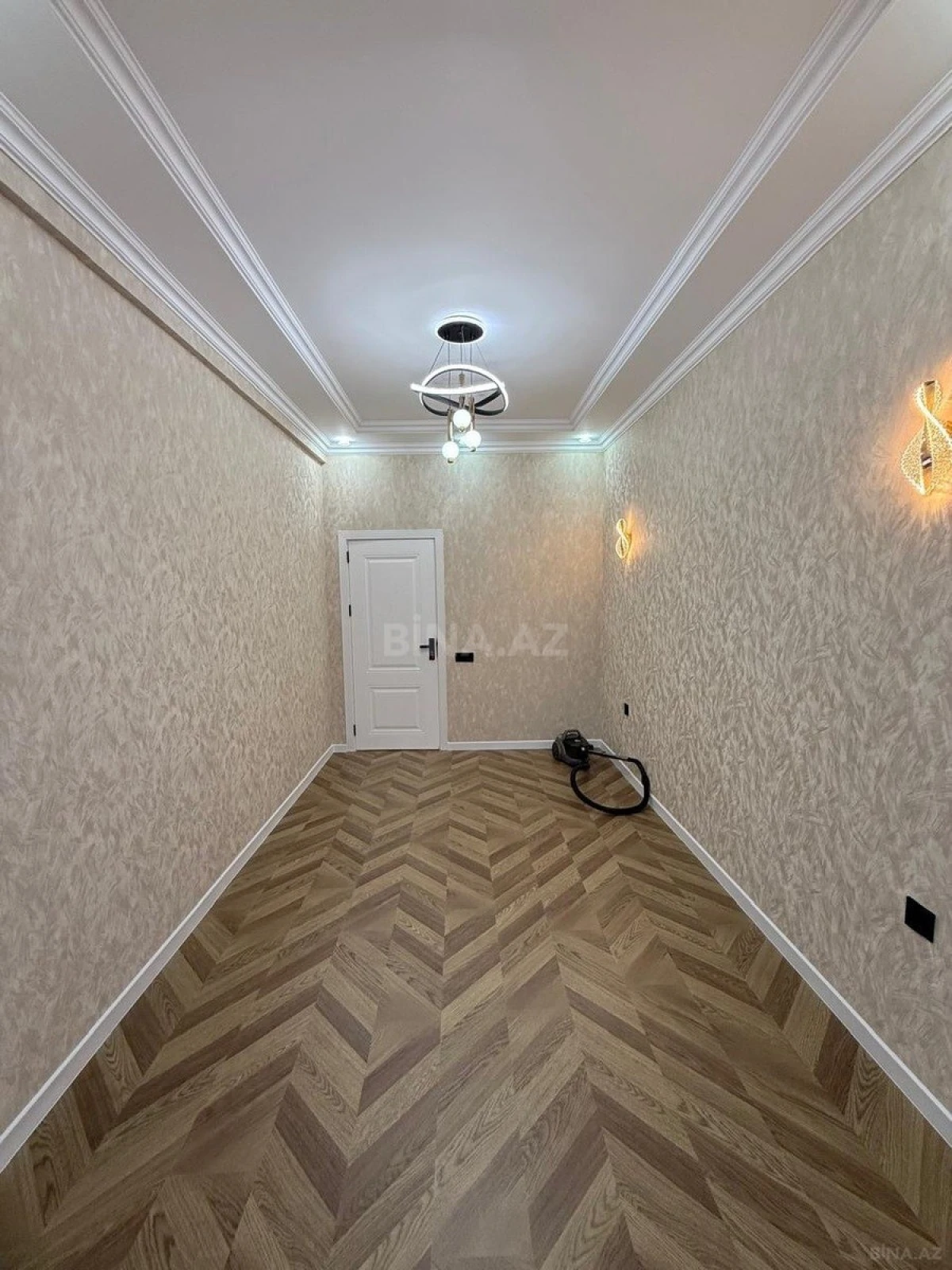 Satılır 2 otaqlı mənzil 66 m²