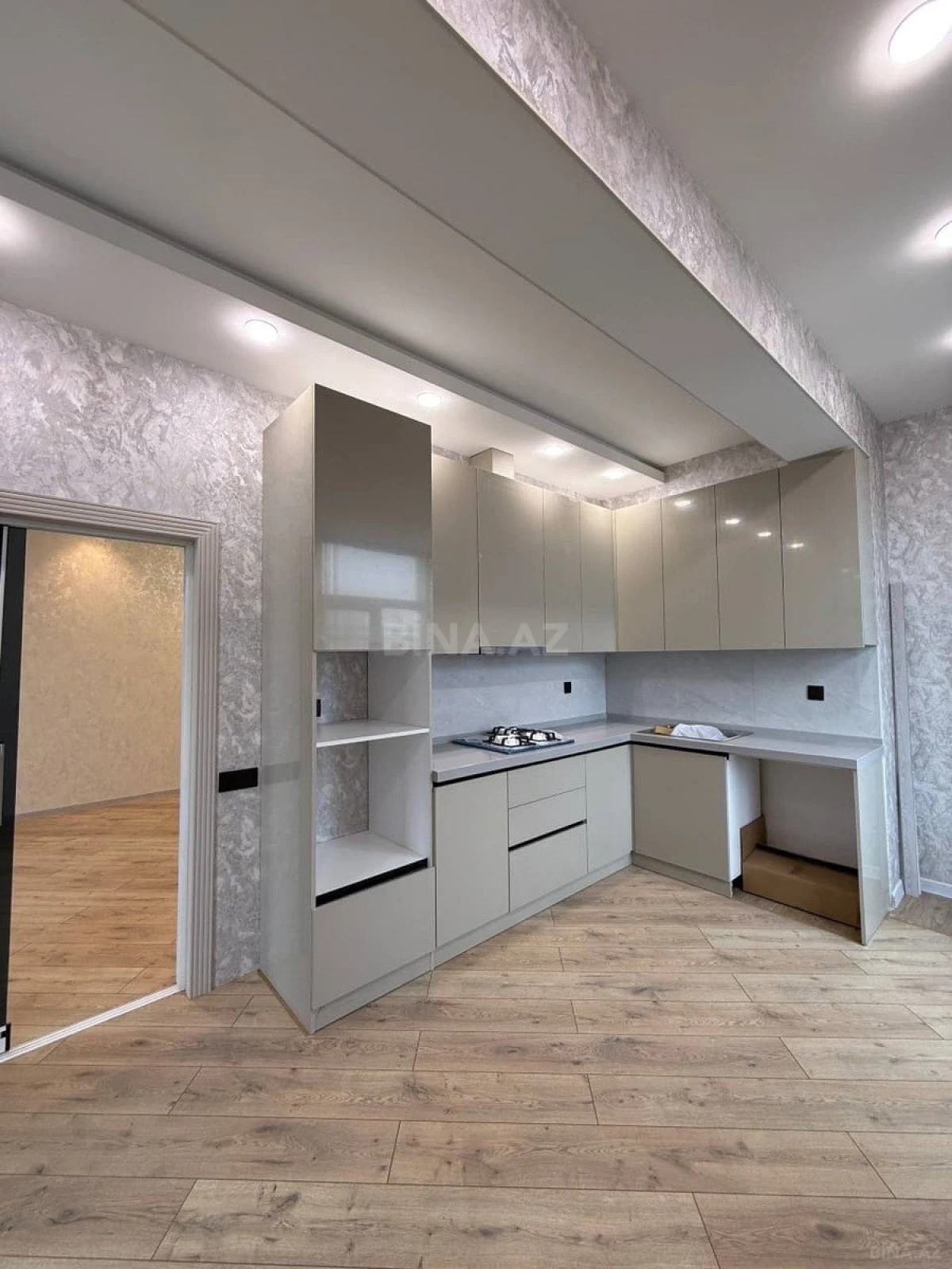 Satılır 2 otaqlı mənzil 73 m²