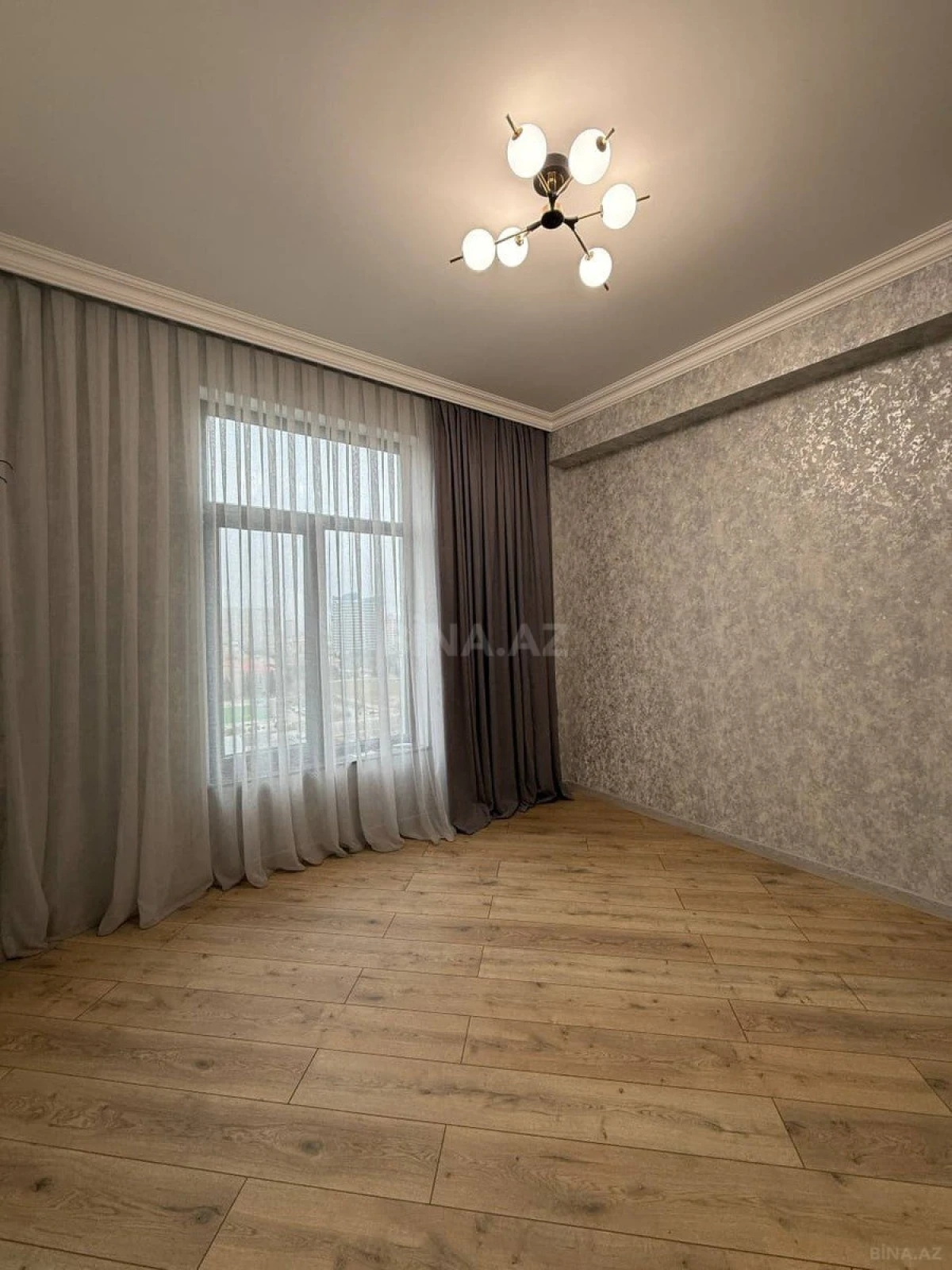 Satılır 2 otaqlı mənzil 73 m²