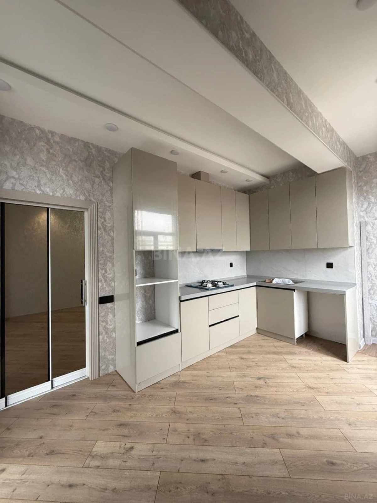 Satılır 2 otaqlı mənzil 73 m²
