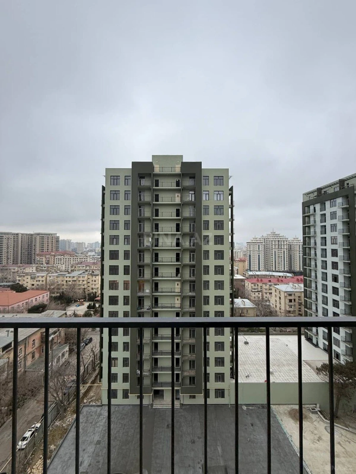 Satılır 2 otaqlı mənzil 73 m²