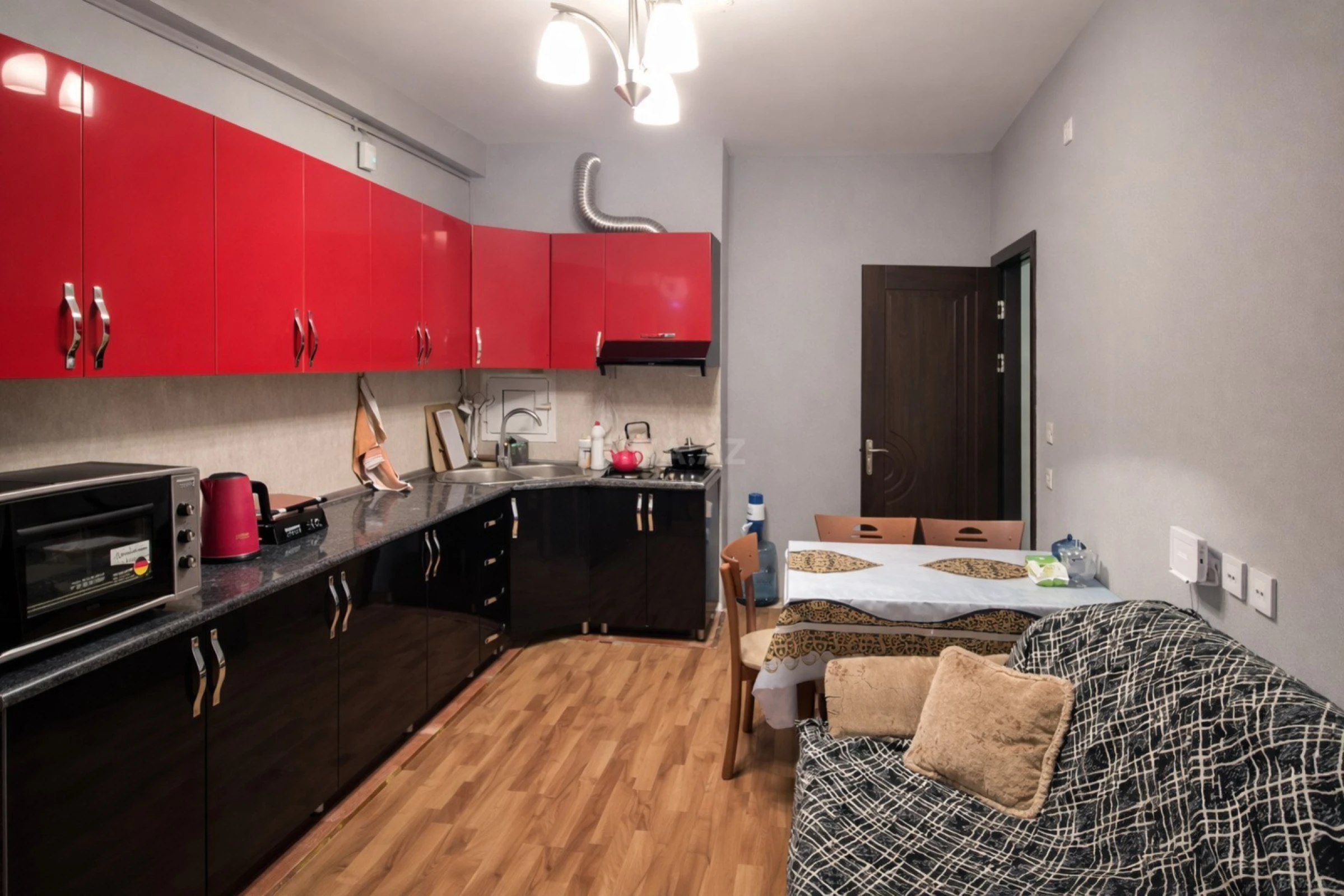 Satılır 2 otaqlı mənzil 89 m²
