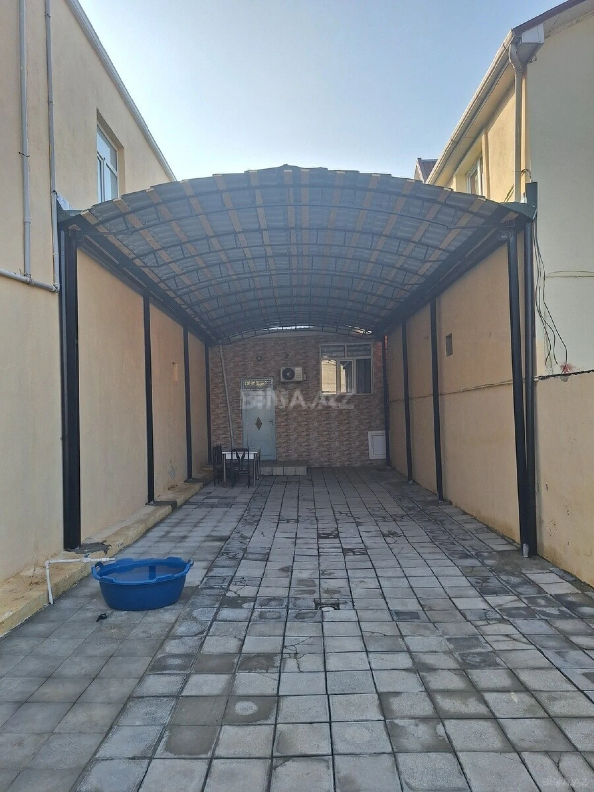 Satılır 5 otaqlı həyət evi 140 m²