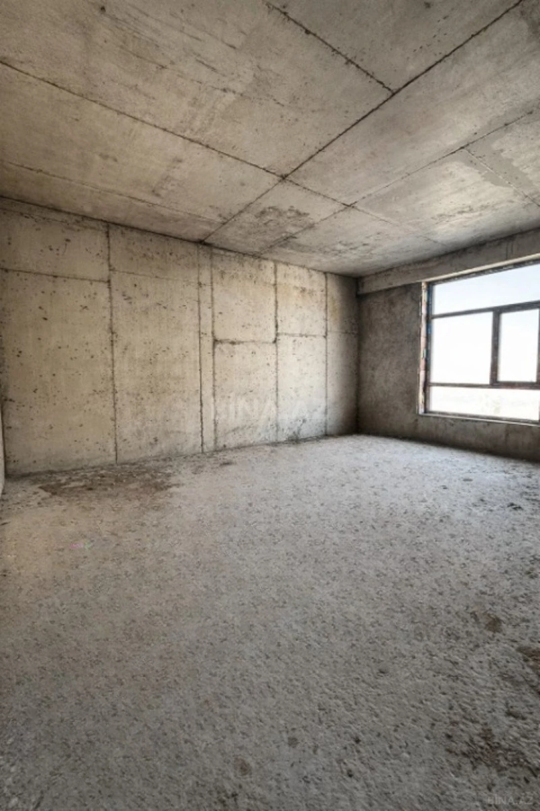Satılır 3 otaqlı mənzil 145 m²