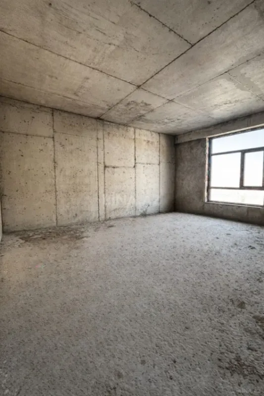 Satılır 3 otaqlı mənzil 145 m²