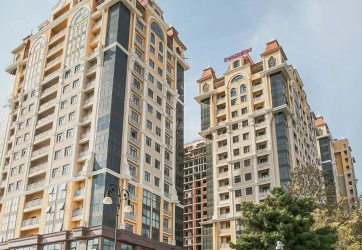 Satılır 3 otaqlı mənzil 113 m²