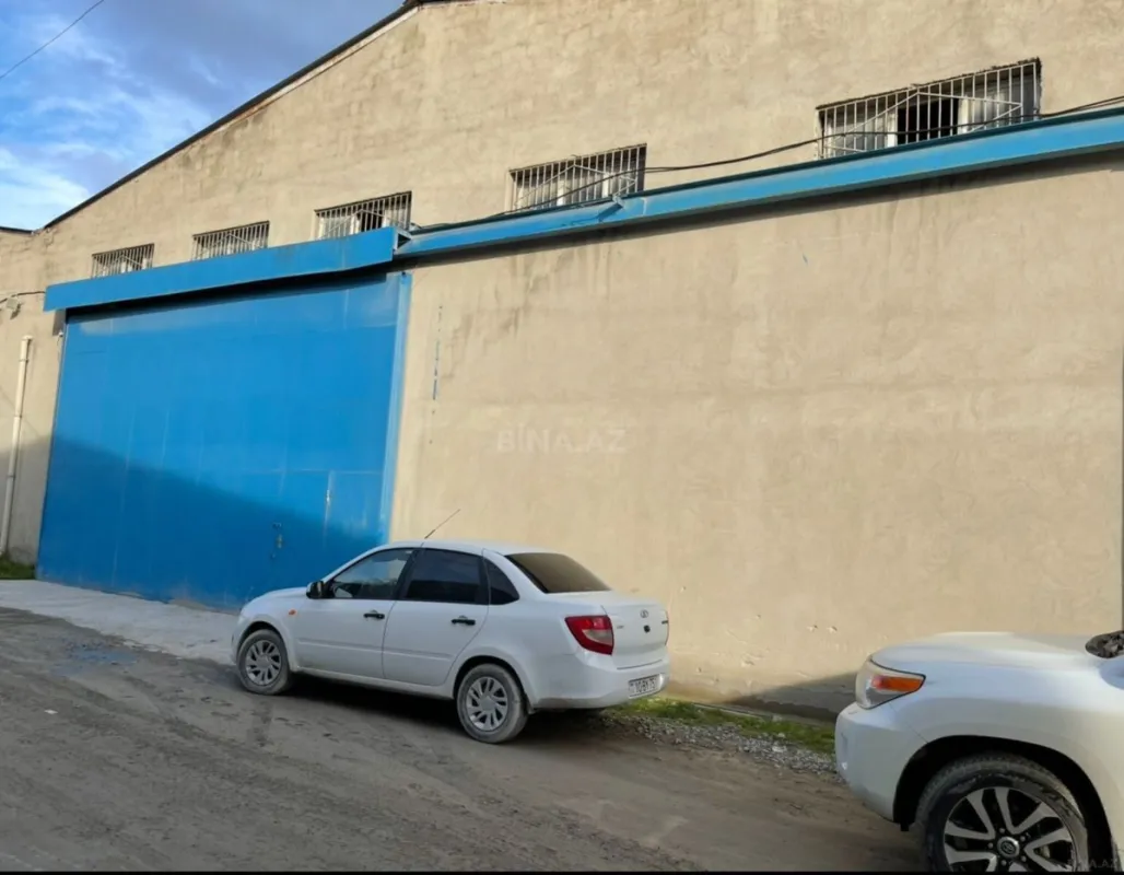 Kirayə verilir obyekt 1400 m²