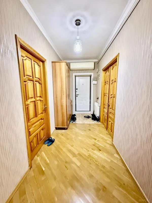 Satılır 4 otaqlı mənzil 100 m²