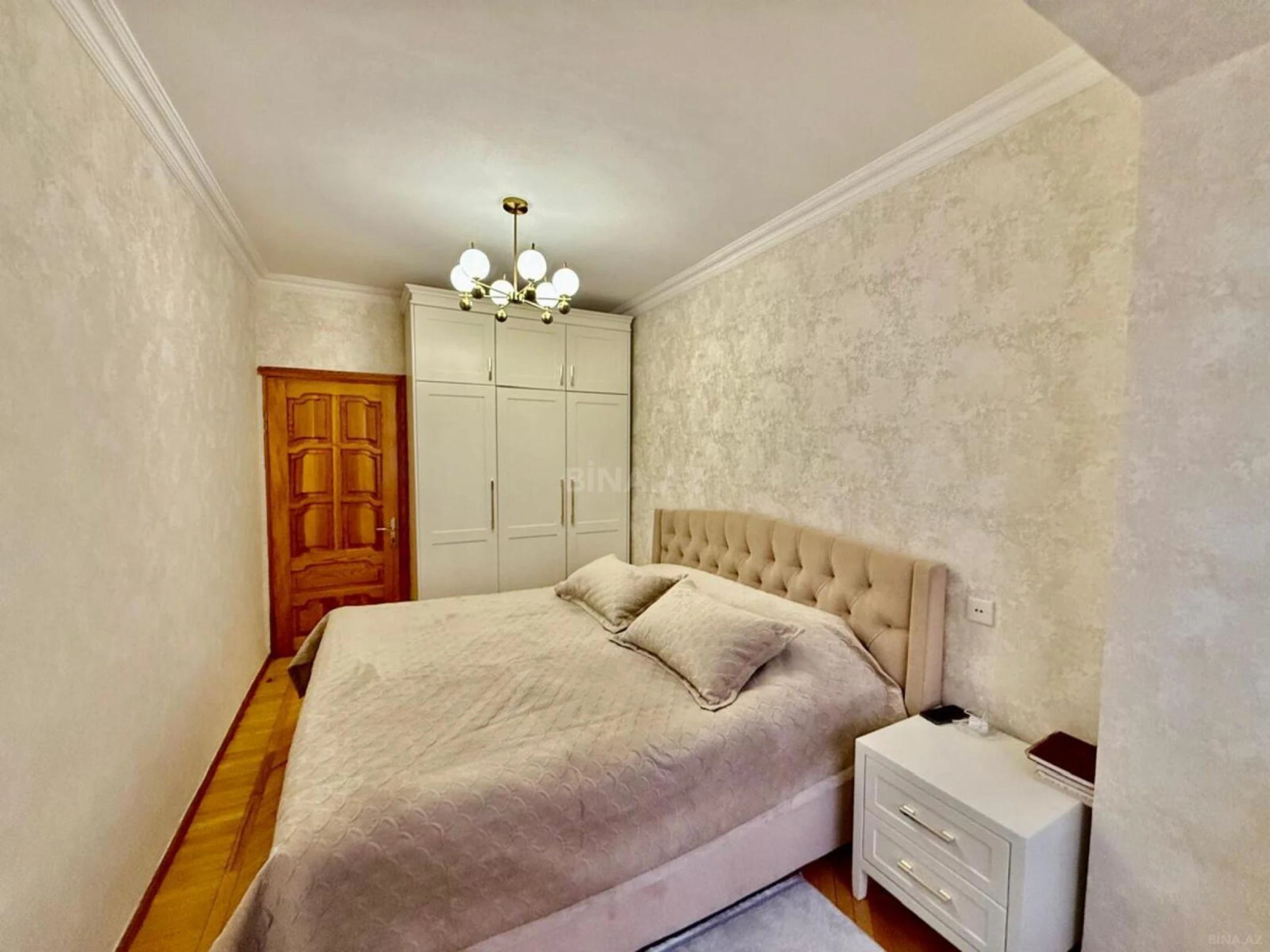 Satılır 4 otaqlı mənzil 100 m²