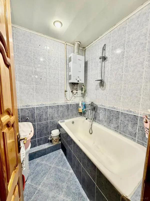 Satılır 4 otaqlı mənzil 100 m²