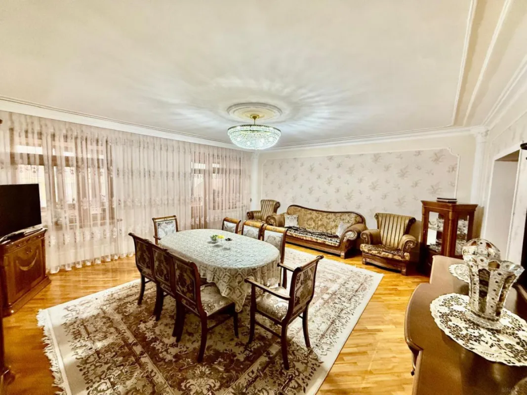 Satılır 4 otaqlı mənzil 100 m²