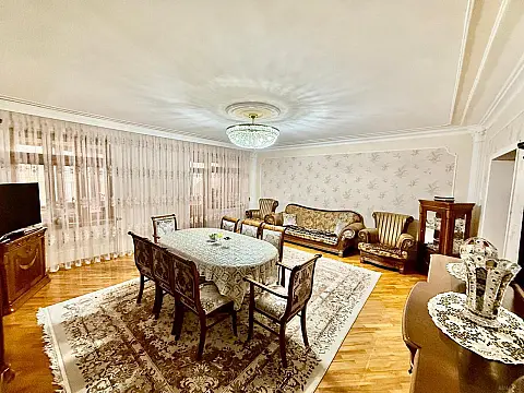 Satılır 4 otaqlı mənzil 100 m²