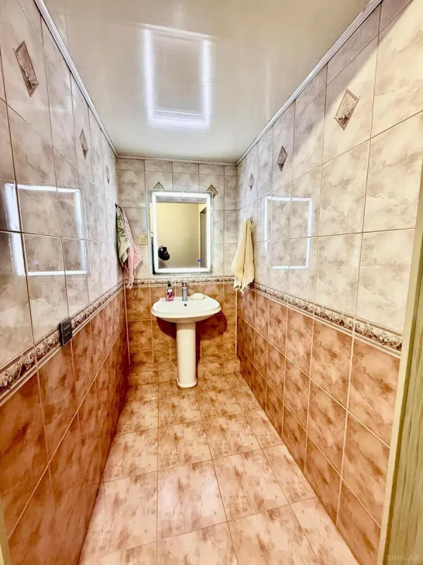 Satılır 4 otaqlı mənzil 100 m²