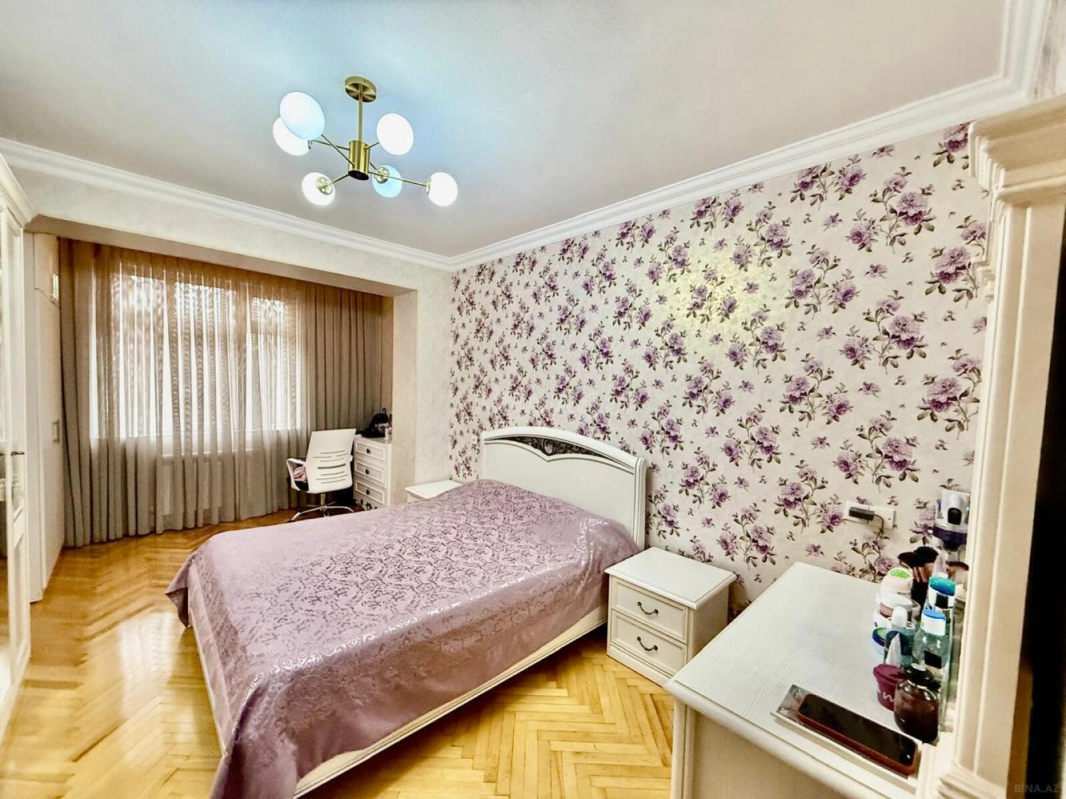 Satılır 4 otaqlı mənzil 100 m²