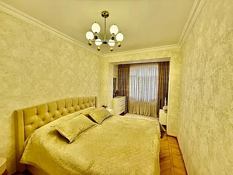 Satılır 4 otaqlı mənzil 100 m²