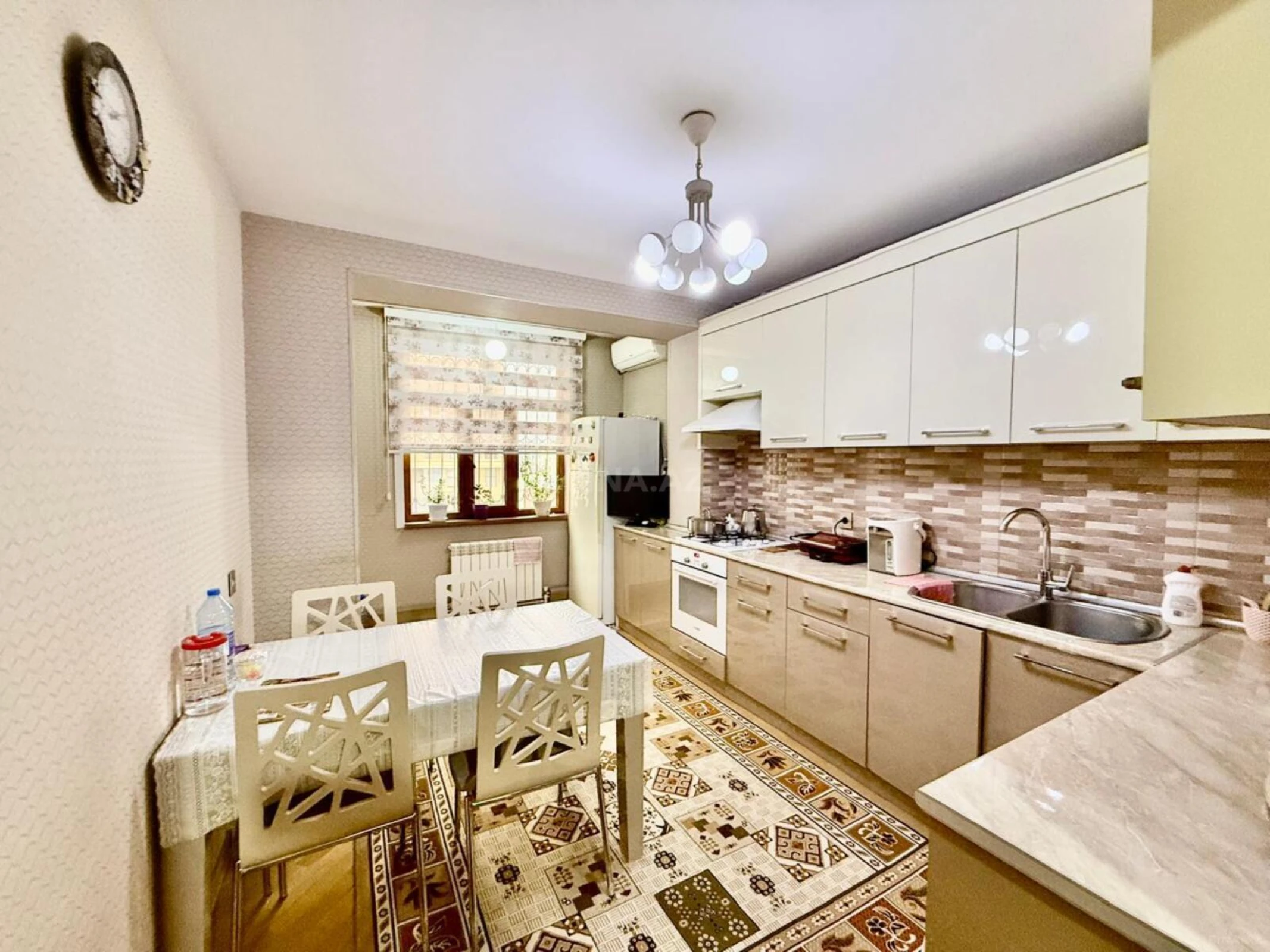 Satılır 4 otaqlı mənzil 100 m²