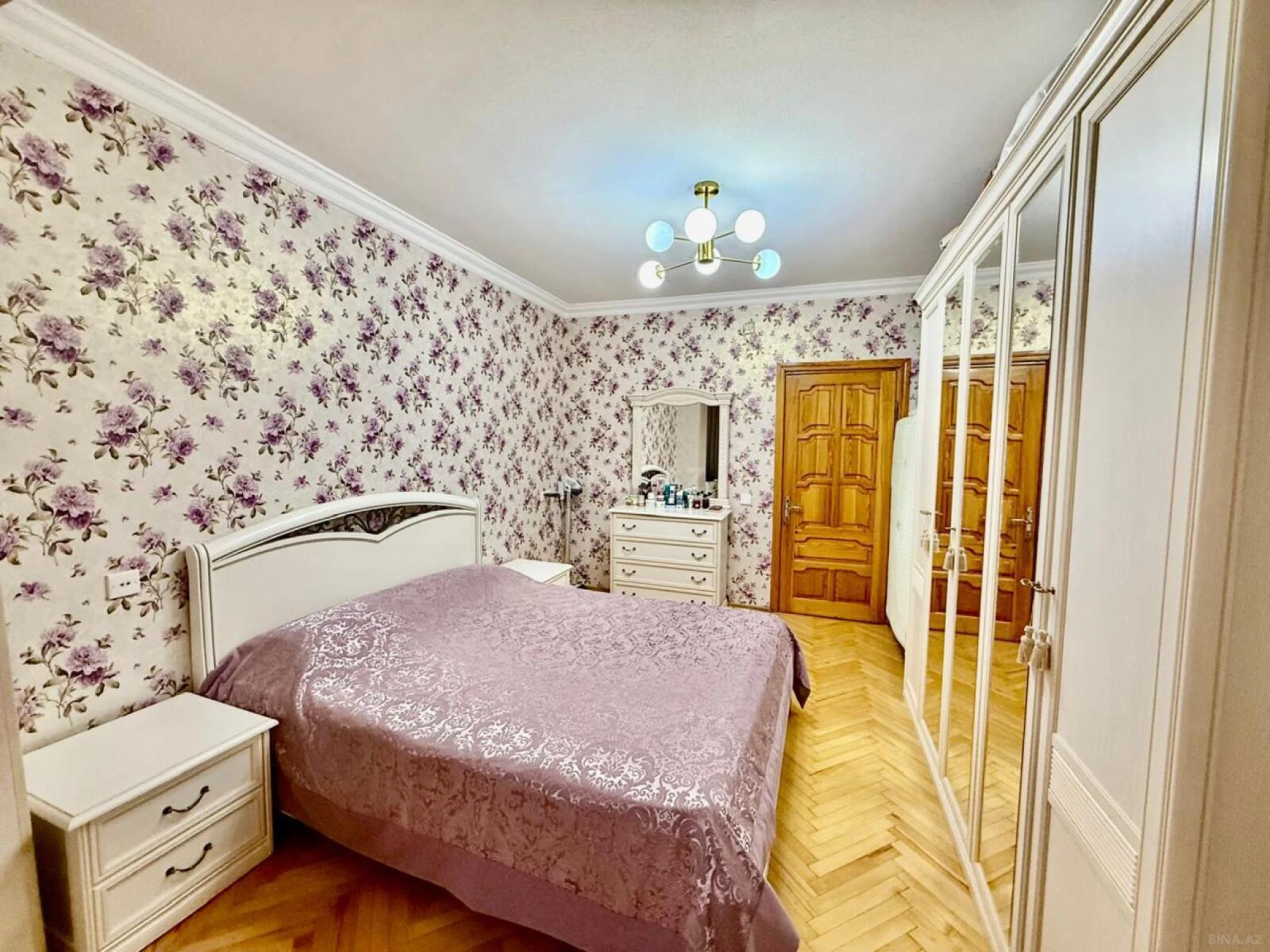 Satılır 4 otaqlı mənzil 100 m²