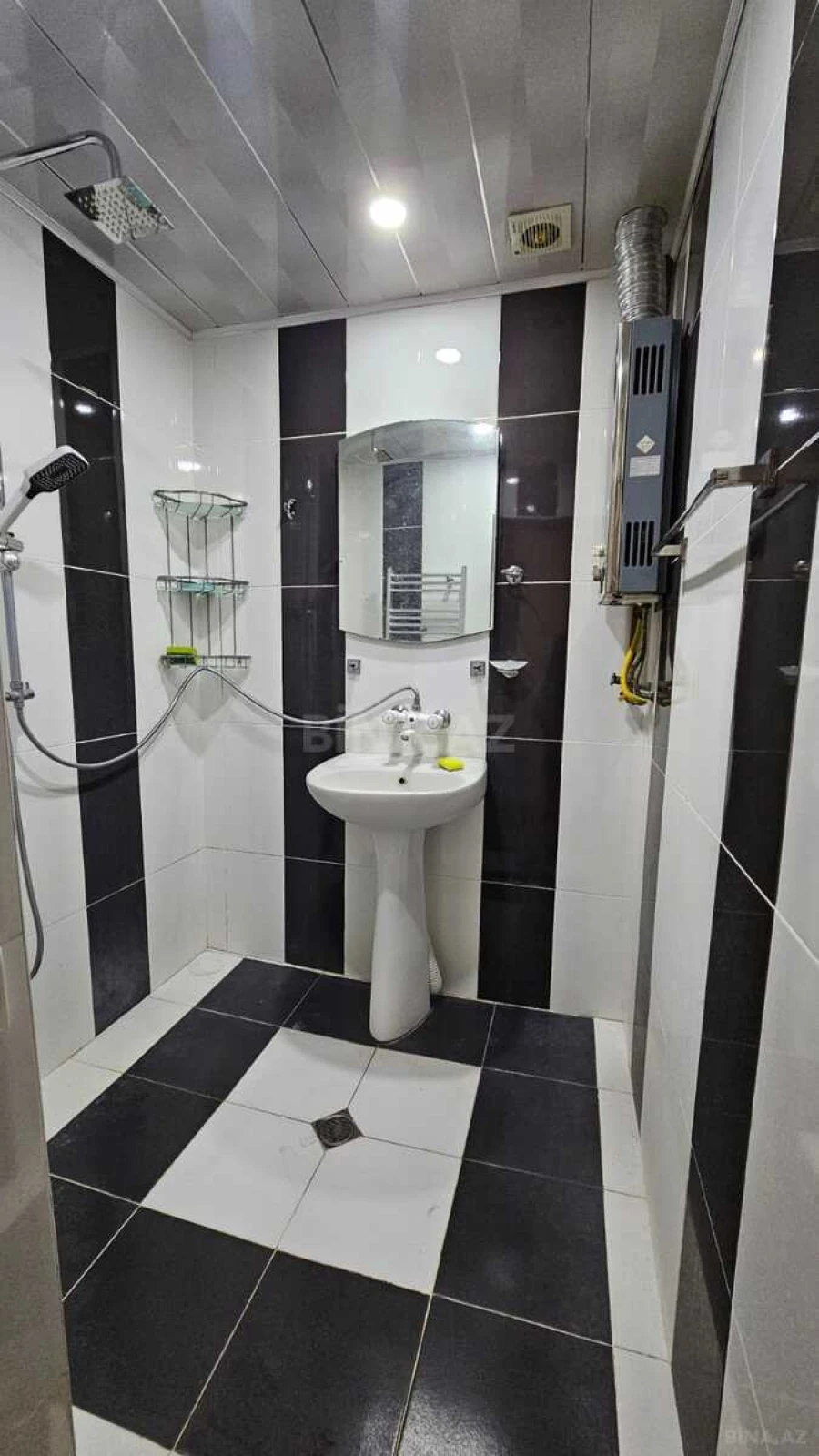 Kirayə verilir 2 otaqlı mənzil 56 m²