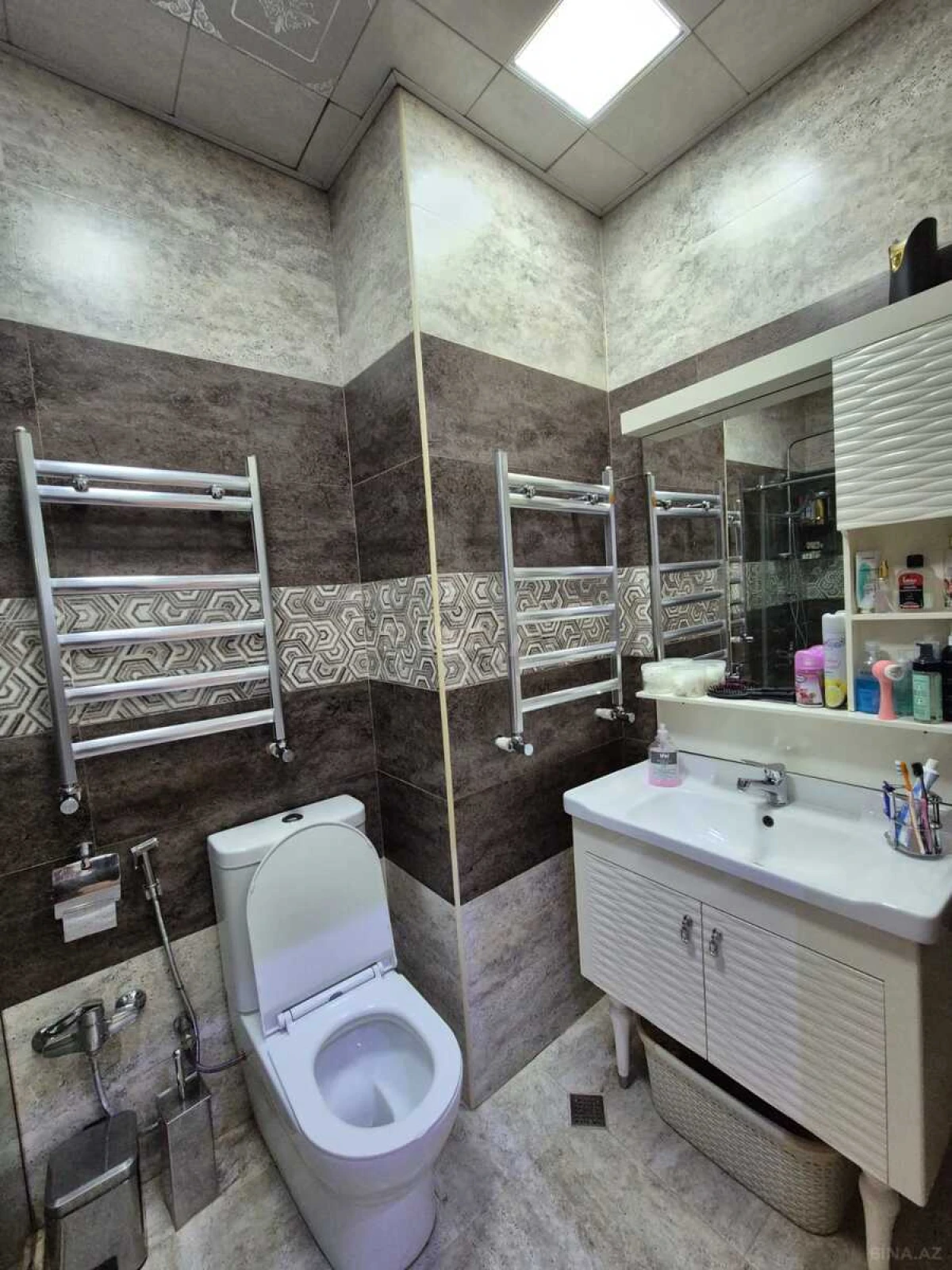Satılır 2 otaqlı mənzil 57 m²