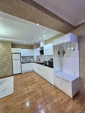 Satılır 2 otaqlı mənzil 57 m²